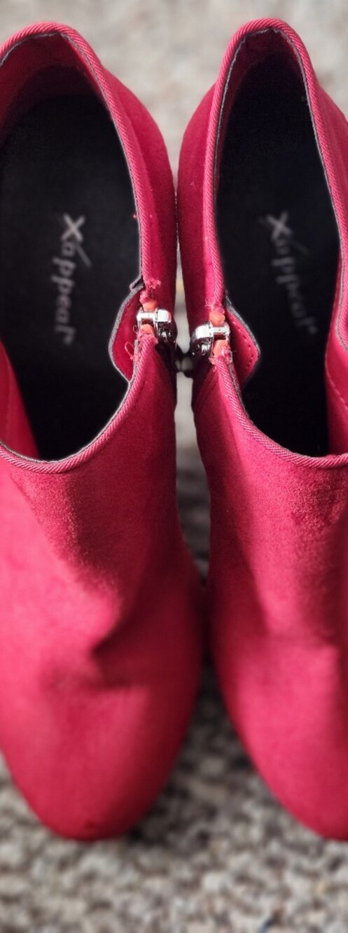 Xappeal Women’s Red Faux Suede Ankle Booties – Size 7 – Side Zip Blo